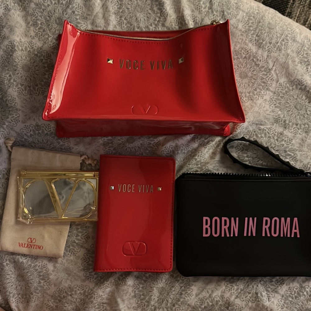 VALENTINO COSMETIC BAG MIRROR PASSPORT HOLDER
